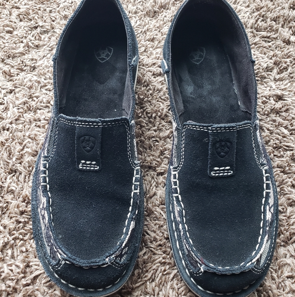 Ariat Cruiser Size 9
